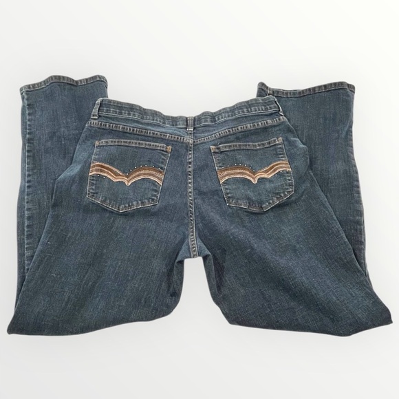 Lee Mid-Rise Jeans - Picture 14 of 16